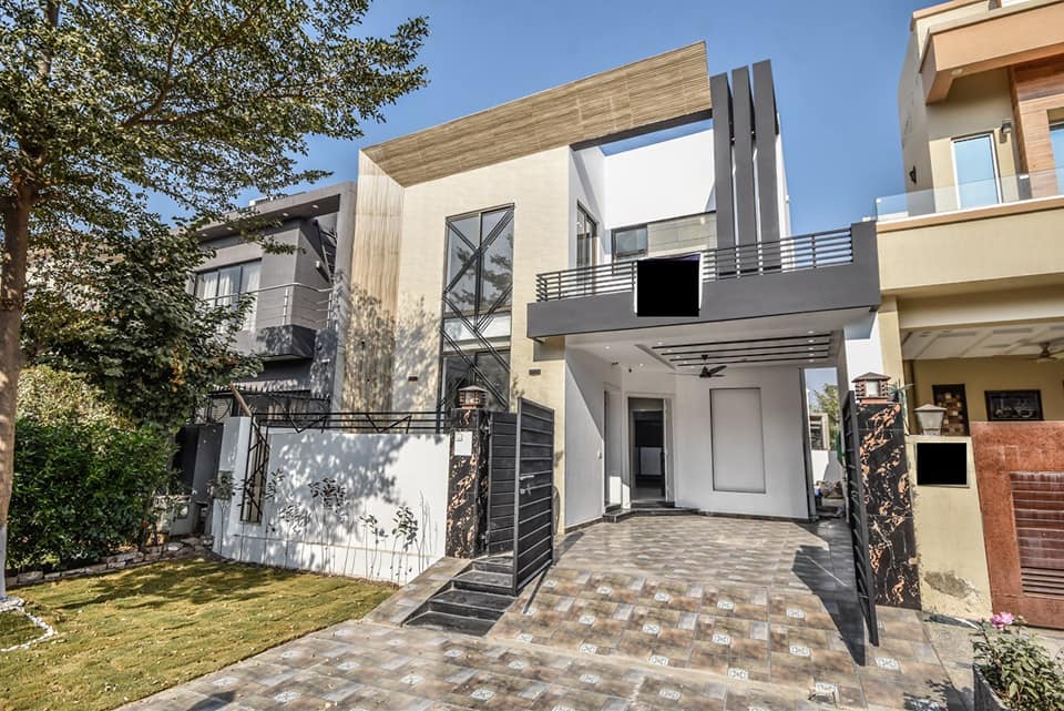 7 Marla Beautifully Design Bungalow in DHA, Lahore Phase 1