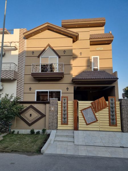 Nicely Built 5 Marla Brand New House for Sale,