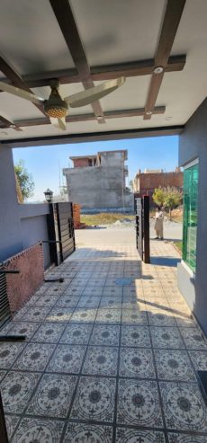 5 Marla house Available for sale in Central Park Housing Society Lahore