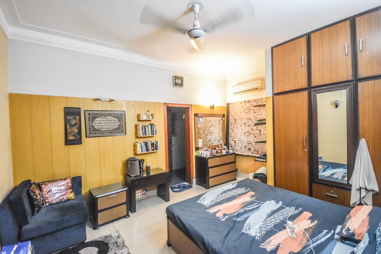 Double Unit 10 Marla House Available For Sale