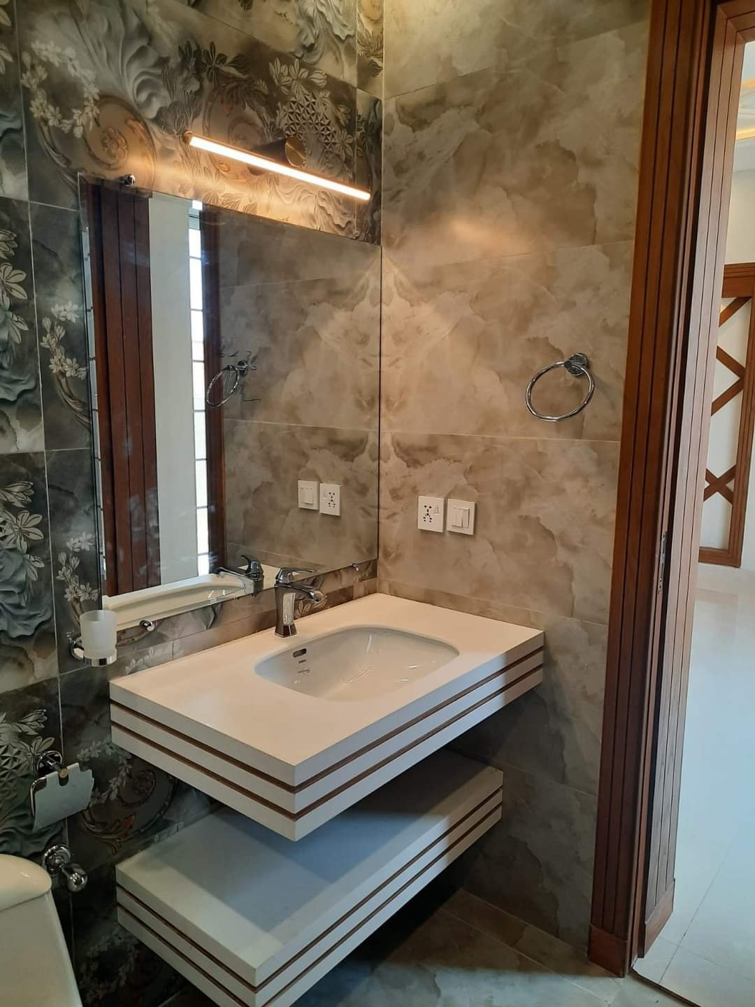 10 MALA BRAND NEW BEAUTIFUL HOUSE FOR SALE PHASE 8 BAHRIA TOWN RAWALPINDI