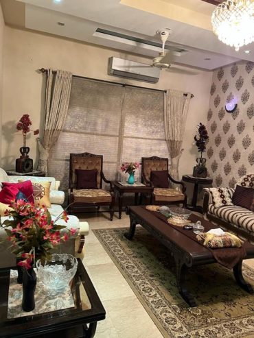 8 Marla house for sale in Bahria Town Lahore.  Usman Block.
