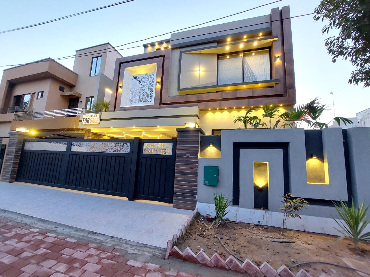 Luxurious Designer 10 Marla Brand New House For Sale In Baharia Town Lahore