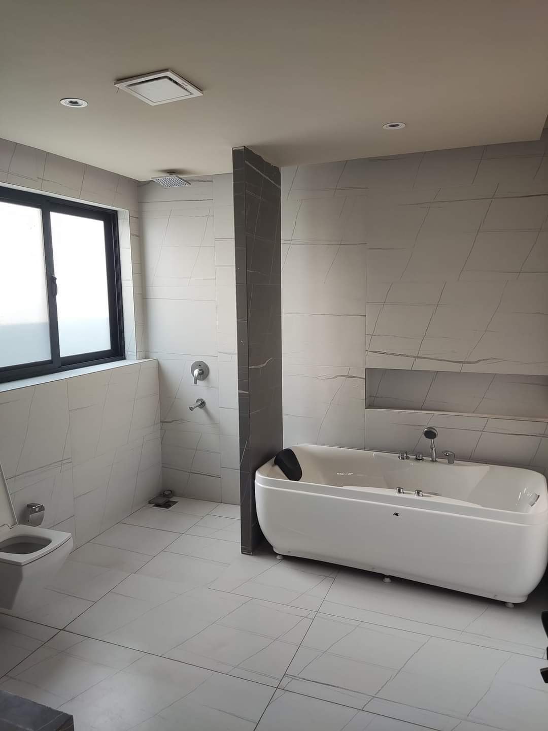 22 MARLA BEAUTIFUL HOUSE OVERSEAS SECTOR BAHRIA TOWN RAWALPINDI/ISLAMABAD