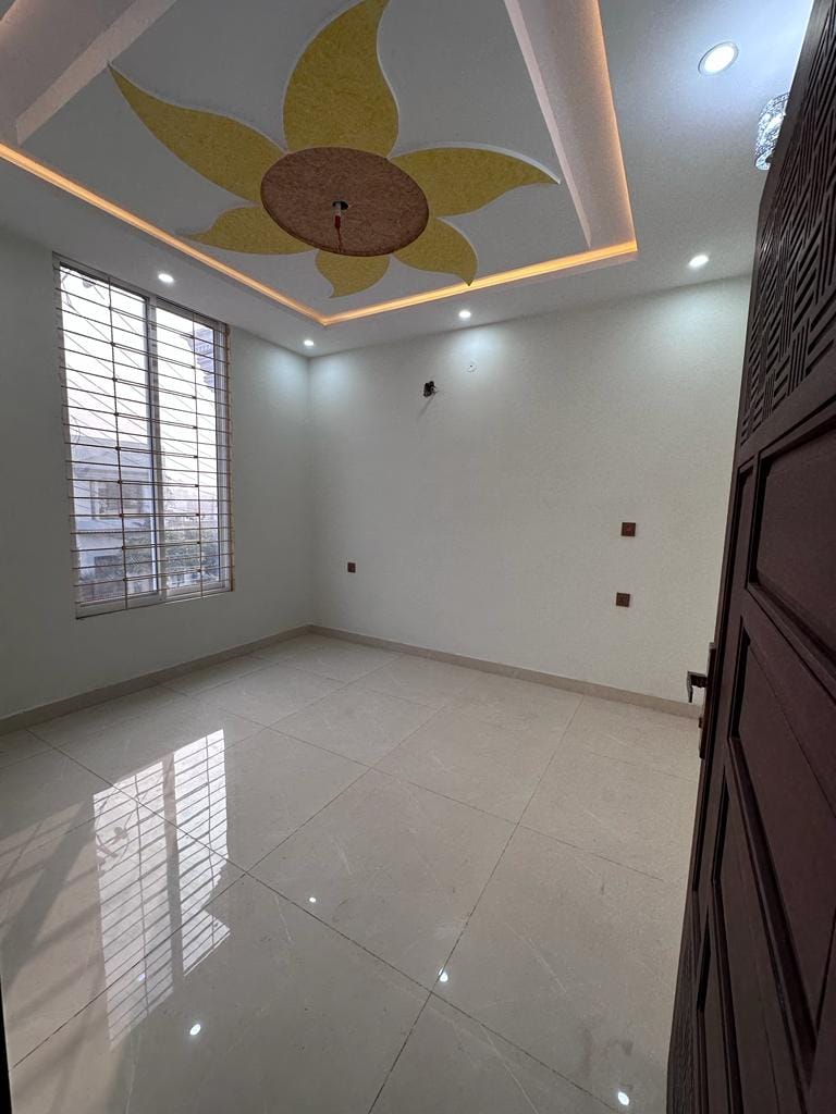 10 marla house for sale