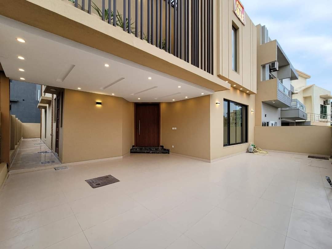 10 MARLA BEAUTIFUL SINGLE UNIT HOUSE OVERSEAS SECTOR BAHRIA TOWN RAWALPINDI/ISLAMABAD