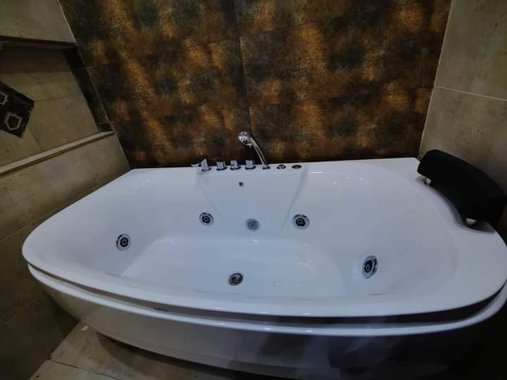 10 Marla Modern House For Sale