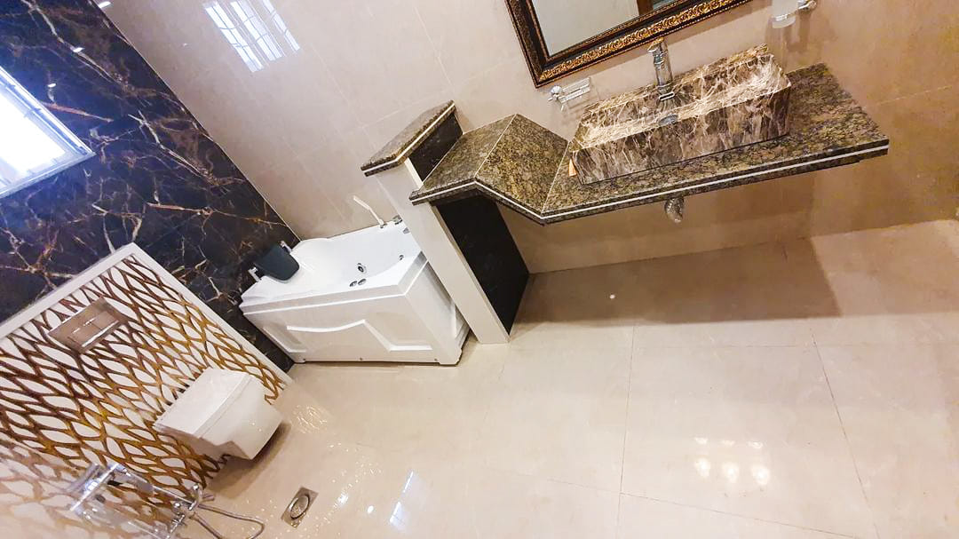 10 Marla Brand New Modern House For Sale