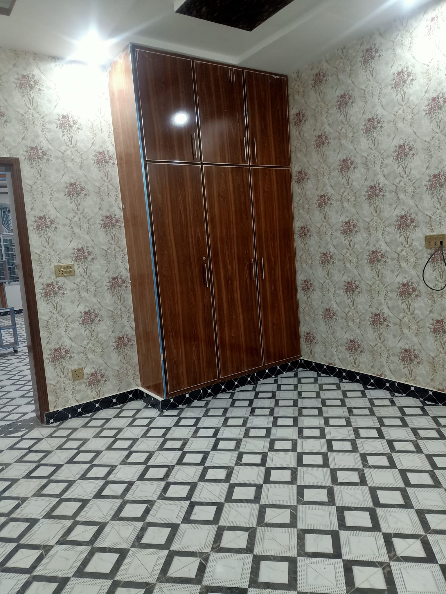 Main ferozepur road Near 24 number metro station Shadab garden 5 marla house sale