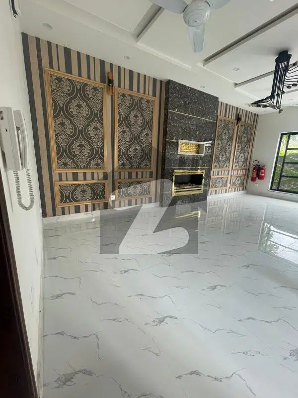 5 Marla Elegant House for sale D.h.a phase 9