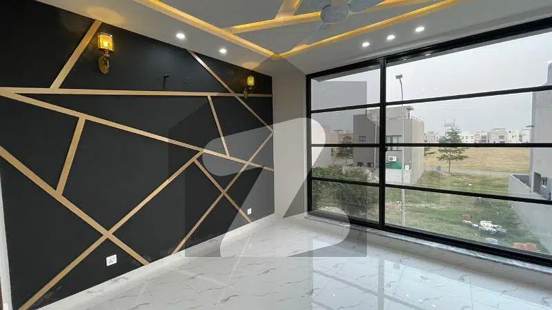 5 Marla Elegant House for sale D.h.a phase 9