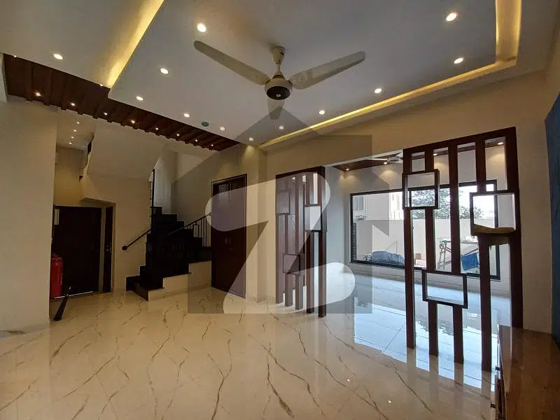 8 Marla Luxury And Elegant House For Sale