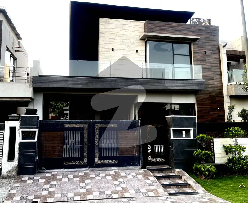 10 Marla near park elegant house for sale in DHA Phase 8