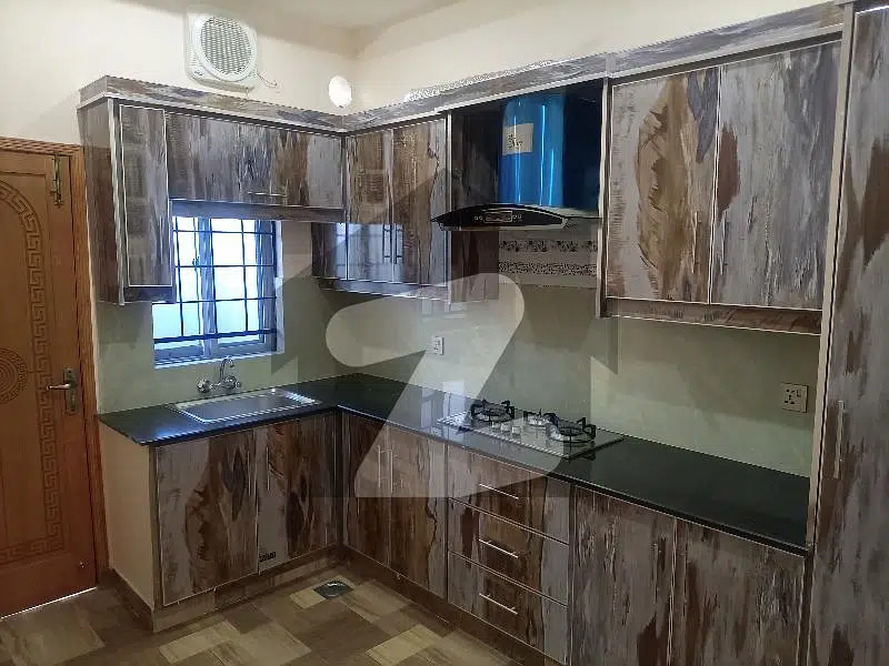 5 MARLA BRAND NEW HOUSE AVAILABLE FOR SALE IN SECTOR E BAHRIA TOWN LAHORE