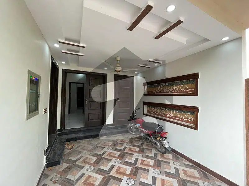 5 MARLA BRAND NEW HOUSE AVAILABLE FOR SALE IN SECTOR E BAHRIA TOWN LAHORE