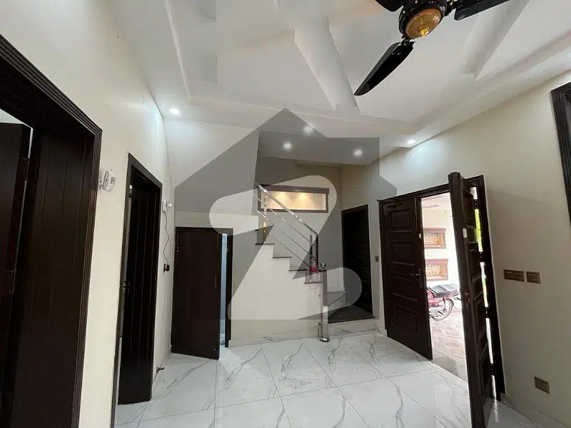 5 MARLA BRAND NEW HOUSE AVAILABLE FOR SALE IN SECTOR E BAHRIA TOWN LAHORE