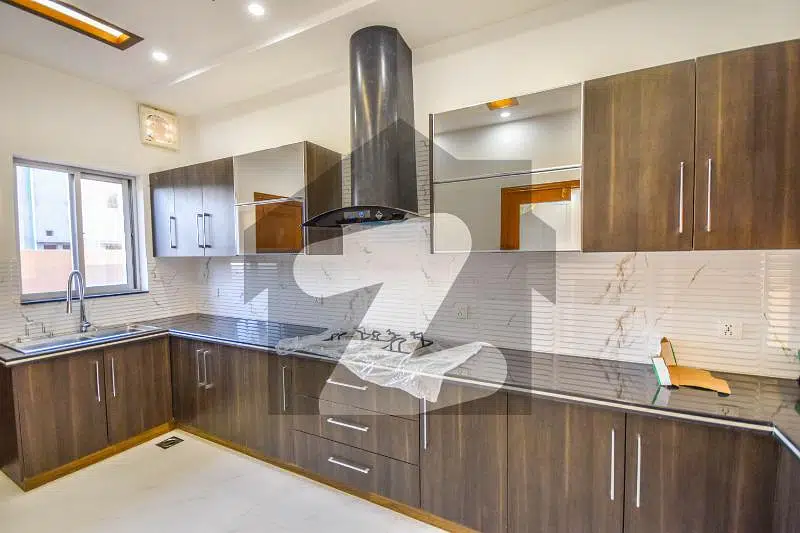 10 Marla Fully Modern Bungalow For Sale Dha 8