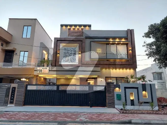 10 Marla residential House for Sale In Janiper Block Sector C Bahira Town Lahore