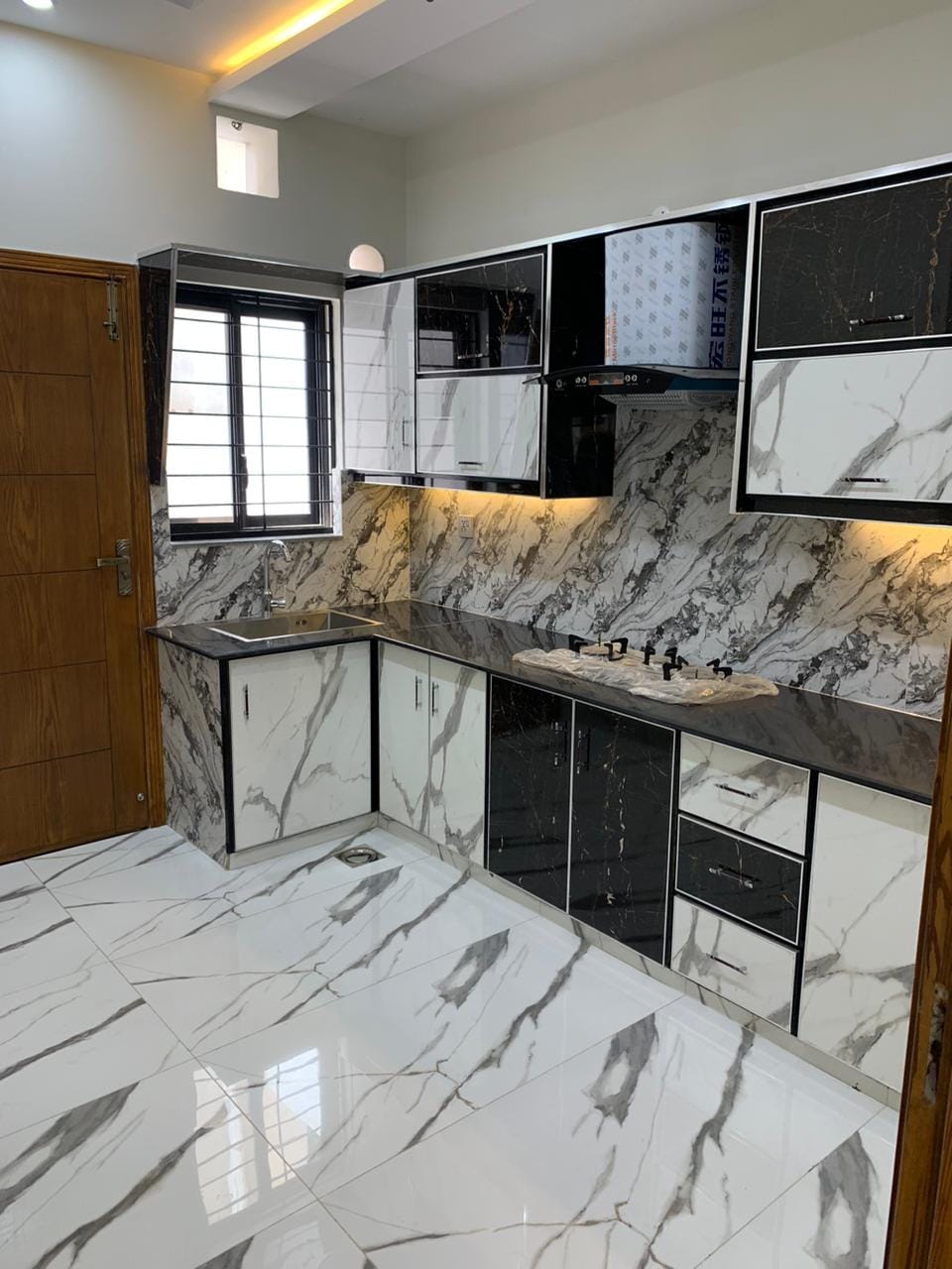 05 marla brand new house for sale in park view city.near to thokar niaz bag lahore