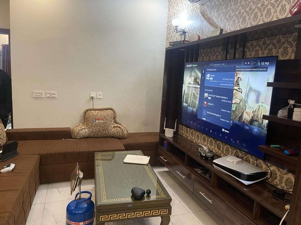 5 Marla Double Story Slightly Used House  For Sale in Paragon City