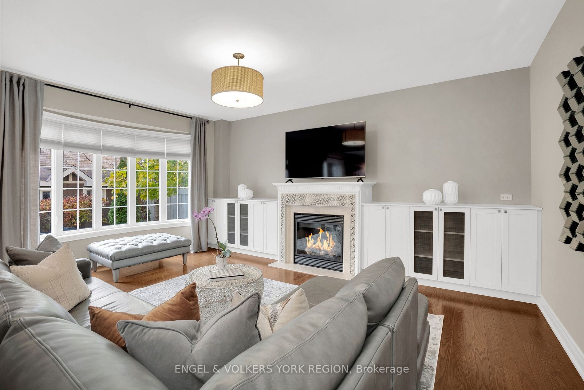 54 Salamander Crt Vaughan – Rural Vaughan